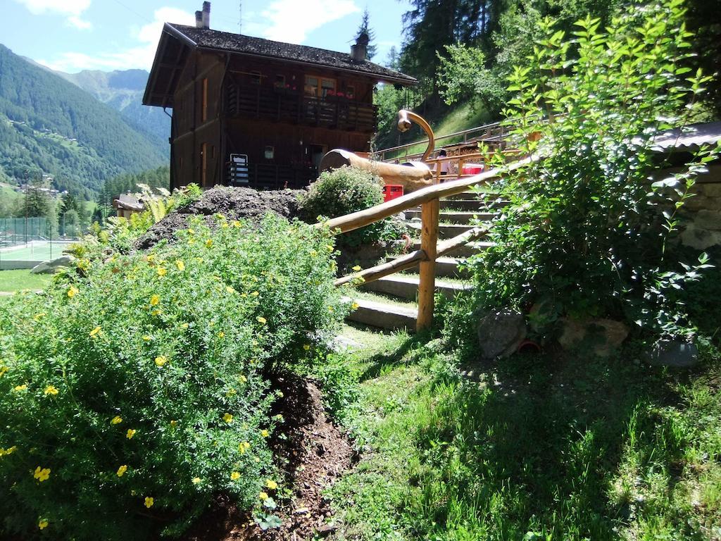 Appartamenti Rabbi Fonti Bagni di Rabbi Exterior foto